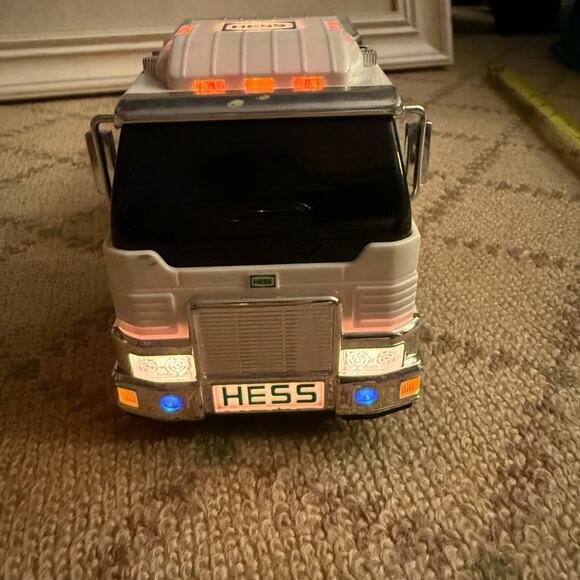 Hess 2006 Flatbed Truck - Picture 4 of 5